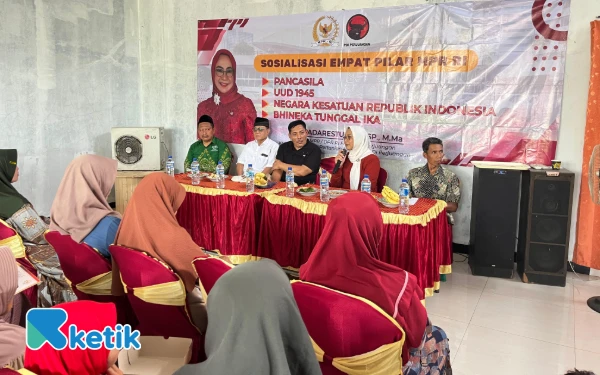 Thumbnail Berita - Sadarestuwati Ajak Warga Jombang Perkuat Wawasan Kebangsaan Lewat Empat Pilar