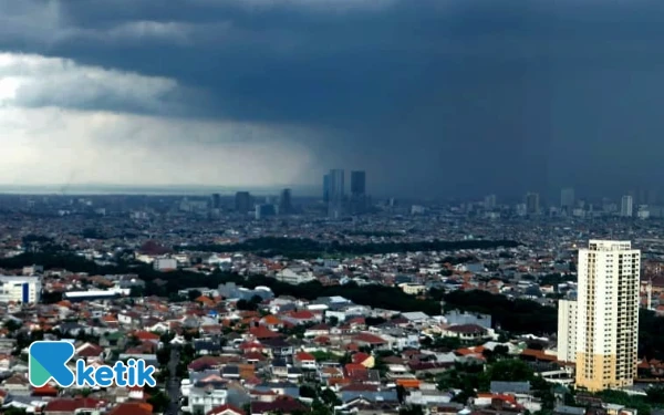 Thumbnail Berita - Cuaca Kota Surabaya 14 Desember 2025 Diprakirakan Hujan Ringan, Begitu Juga Sidoarjo