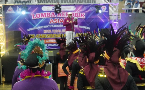 Thumbnail Berita - Dedy Yon Apresiasi Lomba Senam Aerobik ASIAFI Kota Tegal, Dorong Olahraga Jadi Kebutuhan