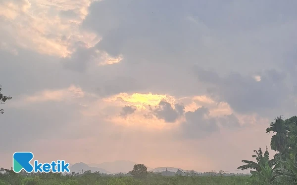 Thumbnail Berita - Cuaca Kota Bengkulu 15 Desember 2025 Udara Kabur, Kota Lainnya Diprakirakan Hujan Ringan