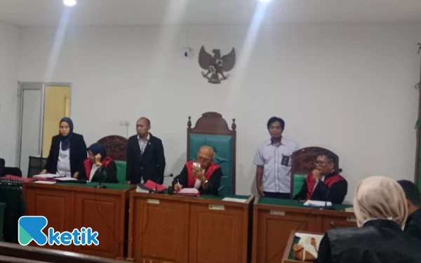 Thumbnail Berita - Edarkan 156 Butir Ekstasi, Dedi Alias Oga Dituntut 8 Tahun Penjara