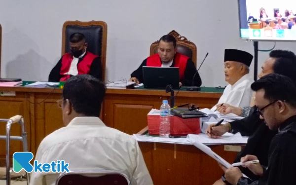 Thumbnail Berita - Sidang Korupsi Revitalisasi Pasar Cinde, Mantan Wagub Sumsel Ishak Mekki Tegaskan Tak Ada Informasi Cagar Budaya