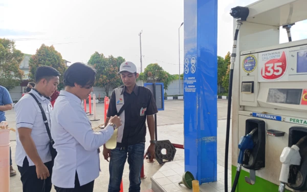Thumbnail Berita - Viral Pengendara Keluhkan Pertamax Tercampur Air, SPBU Gandus Palembang Diperiksa Polisi