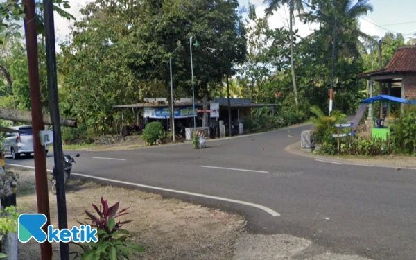 Thumbnail Berita - Bus Wisata Kerap Salah Jalur di Pertigaan Sukodono Pacitan, Rambu Baru Disiapkan