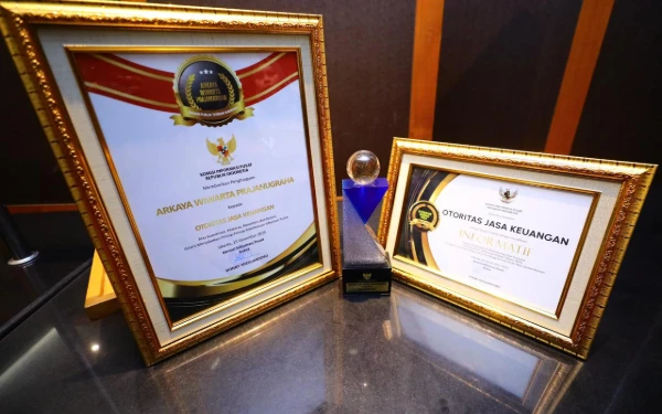 Thumbnail Berita - OJK Raih Predikat Badan Publik Terbaik Nasional 2025