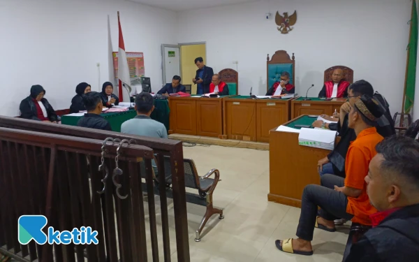 Thumbnail Berita - Sopir Akui Hanya Jalankan Perintah, Nama Heri King Menguat di Persidangan