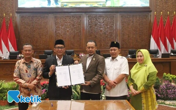 Thumbnail Berita - DPRD Bojonegoro Sahkan Perda Kawasan Tanpa Rokok dalam Rapat Paripurna