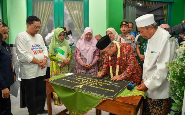 Thumbnail Berita - Mendikdasmen Resmikan TK Muslimat NU Hasil Revitalisasi di Kudus