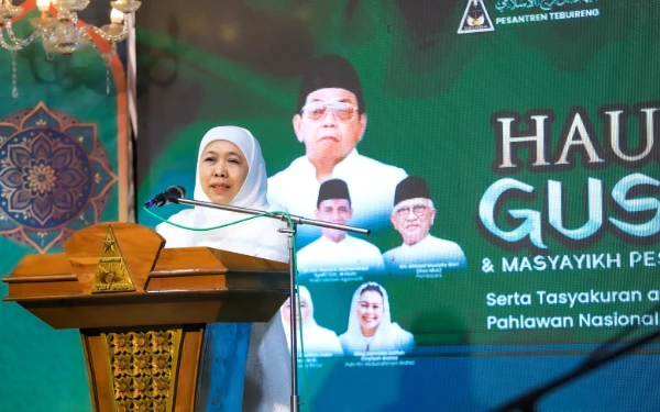 Thumbnail Berita - Hadiri Haul Ke-16 Gus Dur di Ponpes Tebuireng, Gubernur Khofifah Ajak Teladani Ajaran Kemanusiaan dan Keikhlasan