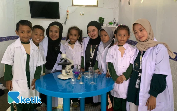 Edukasi Anak Usia Dini dan Tingkatkan Kompetensi Guru, Mahasiswa KKNT FIP UTM Integrasikan Sains dan Kearifan Lokal
