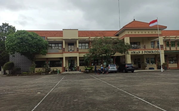 Thumbnail Berita - Sambut Libur Nataru, SMAN 3 Ponorogo Ajak Siswa Manfaatkan dengan Kegiatan Positif