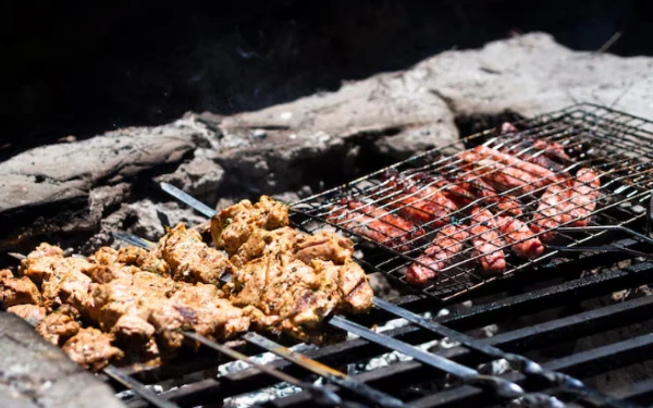 Thumbnail Berita - Waspadai Konsumsi Daging Berlebihan di Malam Tahun Baru! Ini Penyakit yang Menghantui