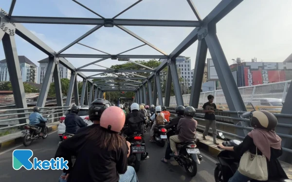 Thumbnail Berita - Kota Malang Siap Macet Total? 1,3 Juta Kendaraan Serbu Nataru 2026