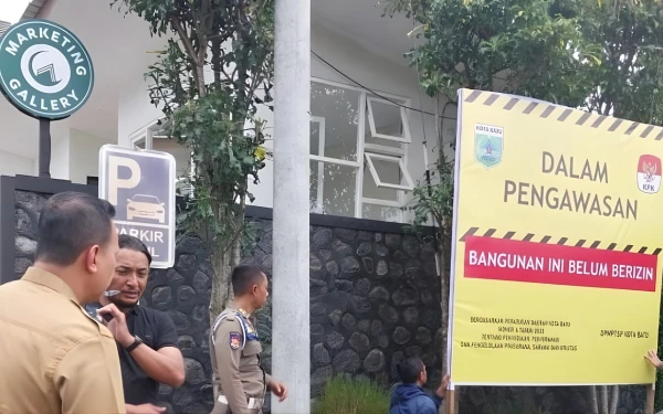 Thumbnail Berita - Pemkot Batu Tertibkan 66 Perumahan Tak Berizin, Moratorium Izin Berlaku Mulai 2026