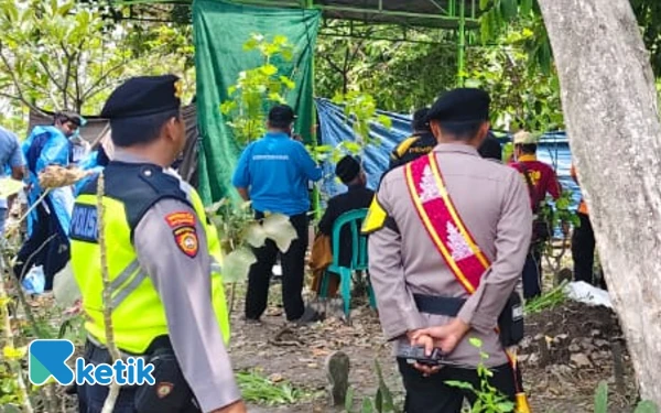 Thumbnail Berita - Polisi Ekshumasi Makam Siswa MTs di Brebes, Usut Dugaan Perundungan