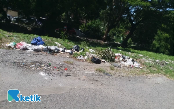 Thumbnail Berita - Miris! Bekas Pasar Bunga Kota Madiun Jadi Tempat Pembuangan Sampah Liar