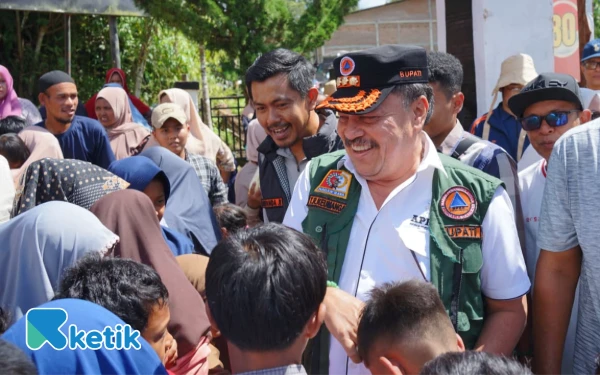 Thumbnail Berita - Bupati TRK Bawa Harapan Baru untuk Anak-anak Korban Banjir Beutong Ateuh Banggalang