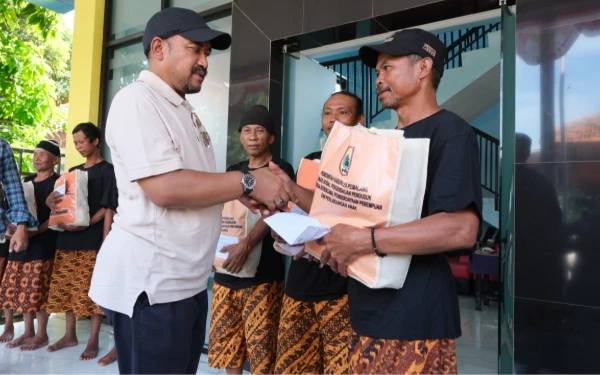 Thumbnail Berita - Pemkab Pemalang Salurkan Santunan dan Trauma Healing bagi 7 Warga Korban Bencana Aceh Tamiang