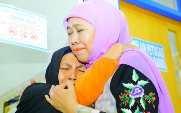 Thumbnail Berita - Peringatan Hari Ibu 2025, Gubernur Khofifah: Bahagiakan Perempuan demi Indonesia Emas 2045