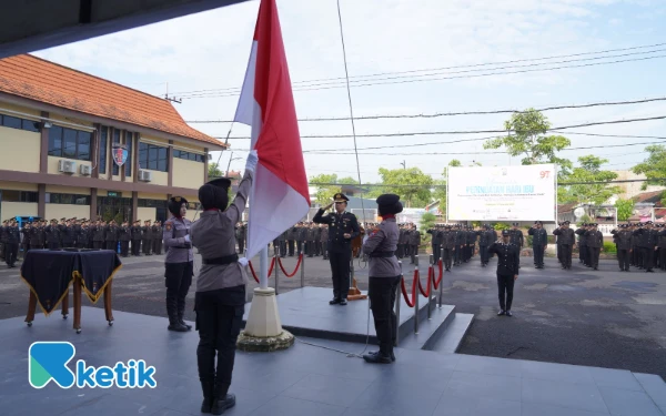 Thumbnail Berita - Peringati Hari Ibu Ke-97, Polwan Polres Bojonegoro Pimpin Seluruh Rangkaian Upacara