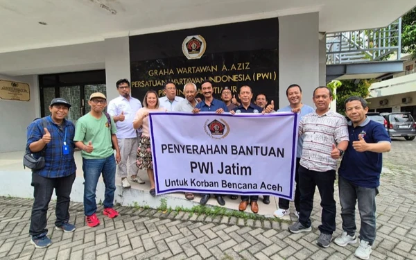 Thumbnail Berita - PWI Jatim Salurkan Bantuan untuk Korban Bencana Aceh