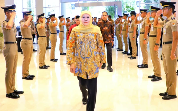 Thumbnail Berita - Gubernur Khofifah Ajak Praja IPDN Jadi Game Changer dan Pemimpin Humanis