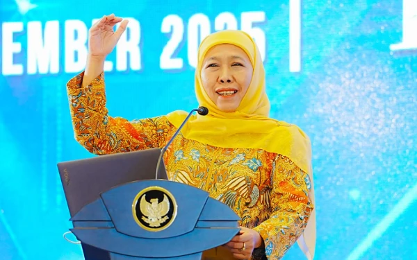 Thumbnail Berita - Gubernur Khofifah Raih Penghargaan Kepala Daerah Terbaik dari FPRMI, Bukti Komitmen Aksi Nyata Bela Negara