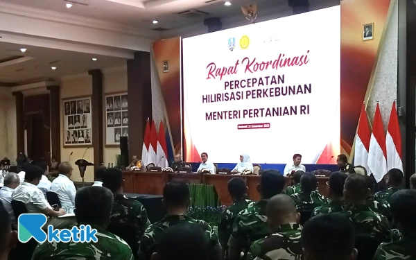 Thumbnail Berita - Jatim Tumpuan Swasembada Gula Nasional! Mentan Amran Apresiasi Gubernur Khofifah
