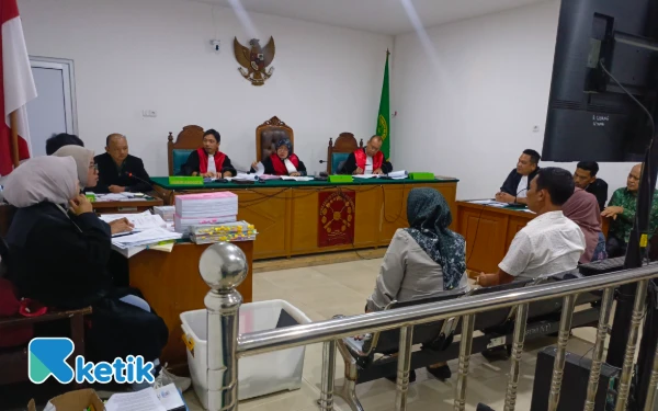 Thumbnail Berita - Korupsi Dana Hibah PMI OKU Timur, Belanja Fiktif Rp73 Juta dan Uang Rp93 Juta Belum Dikembalikan ke Jaksa