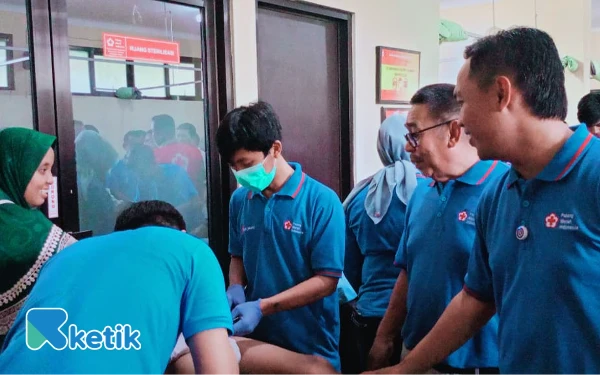 Thumbnail Berita - Khitanan Massal Gratis PMI Cilacap Digelar saat Libur Sekolah, Peserta Membludak