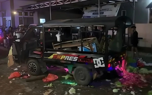 Thumbnail Berita - Warga Pujon Malang Amuk Mobil Pikap Terduga Pencuri Sayur, Pelaku Diamankan Polisi