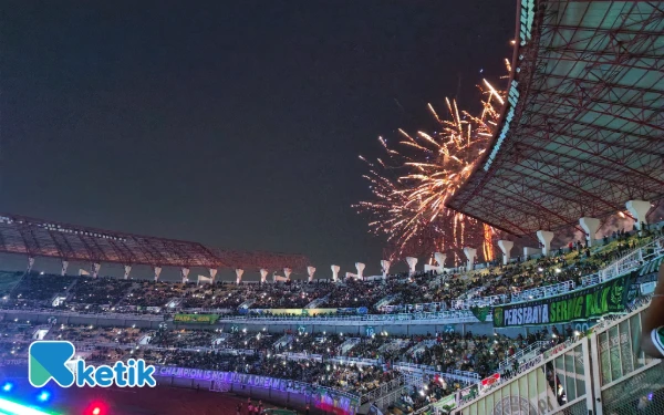 Thumbnail Berita - Tips Aman Main Kembang Api, Ayah Bunda Wajib Tahu!