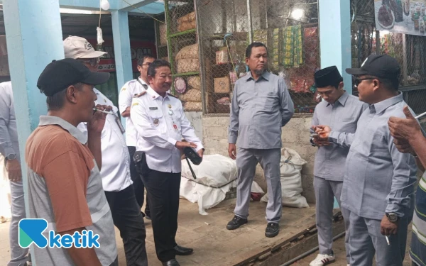 Thumbnail Berita - Rehabilitasi Pasar Ploso Rampung, Komisi B DPRD Jombang Temukan Hal Ini saat Sidak