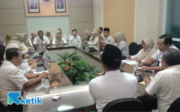 Thumbnail Berita - Kadisdik Bangkalan Panggil Kepala Sekolah dan Guru SDN Pangeranan 3 Terkait Video ASN Viral