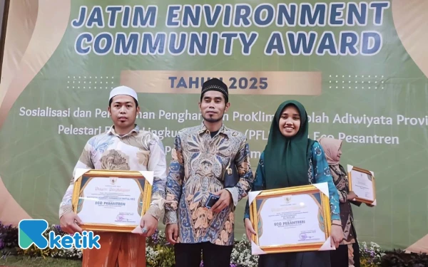 Thumbnail Berita - Pesantren Hijau dari Wringin Bondowoso, Ra’iyatul Husnan Borong Penghargaan Eco Pesantren Jatim