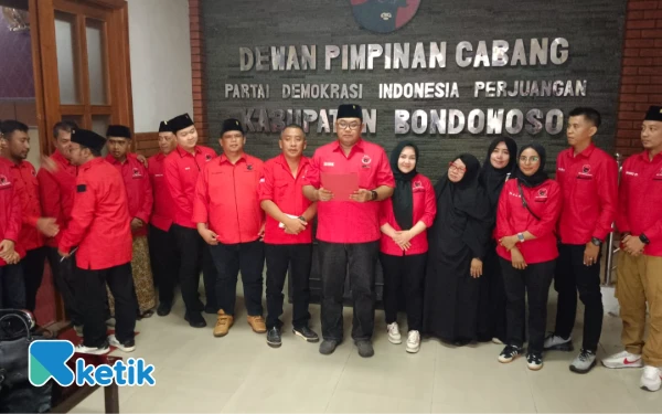 Thumbnail Berita - Sinung Nahkodai PDIP Bondowoso, Perkuat Arah Baru: Gen Z Masuk, Tokoh Pesantren Turut Bergabung