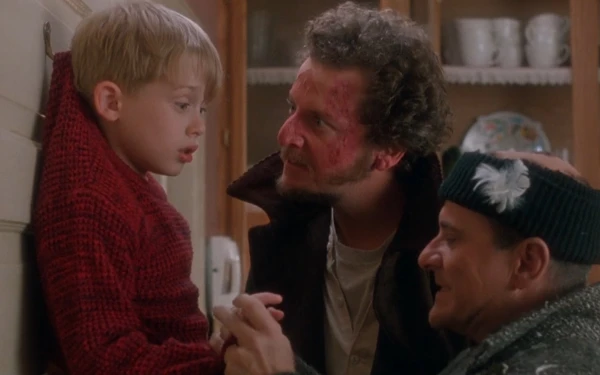 Thumbnail Berita - Rayakan Kemeriahan Natal dengan 5 Rekomendasi Film Natal Keluarga