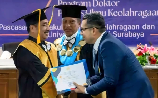 Thumbnail Sekretaris DPRD Jatim Jadi Doktor! Temukan Jurus Ampuh Dongkrak Ekonomi Daerah Lewat Sport Entertainment Digital