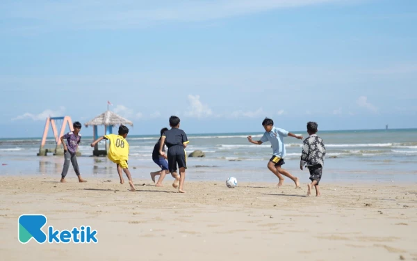 Thumbnail Berita - Penanaman Hexa Reef Pulihkan Ekosistem Pesisir Pantai Tlangoh Bangkalan