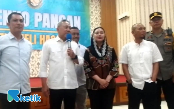 Thumbnail Berita - Pantau Harga Sembako di Brebes, Menko Pangan Zulkifli Hasan Siap Gelar Operasi Pasar Jika Harga Melonjak