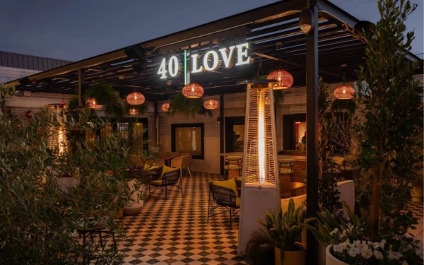 Thumbnail Berita - Niall Horan Buka Restoran Baru: 40 LOVE, Restoran Bernuansa Country Club di Scottsdale