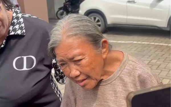 Thumbnail Berita - Nenek Elina Ceritakan Detik-Detik Dirinya Diusir dari Rumah