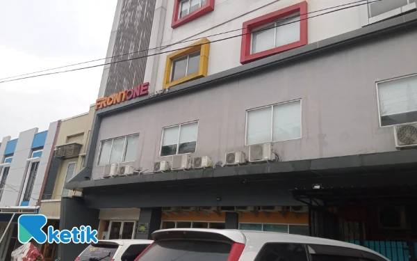 Thumbnail Berita - Solusi Menginap Saat Musim Wisuda, Front One Budget Hotel Malang Dekat Berbagai Kampus.