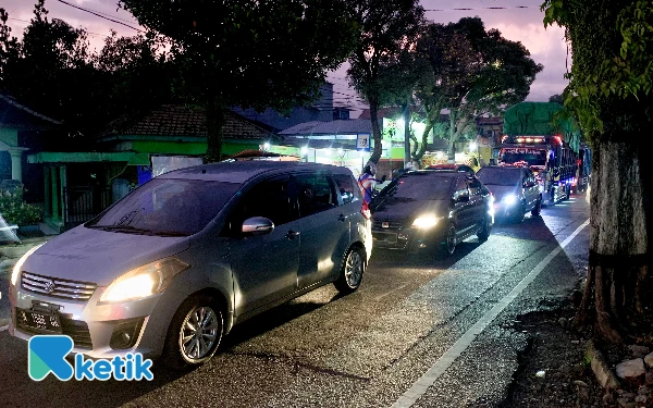 Thumbnail Berita - Durasi Lampu Hijau Singkat Picu Antrean di Arhanud-Pendem, Satlantas Polres Batu Siapkan Antisipasi