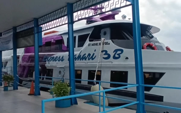Thumbnail Berita - Terkendala Izin KSOP, 90 Penumpang Express Bahari Tujuan Mentok Gagal Berangkat