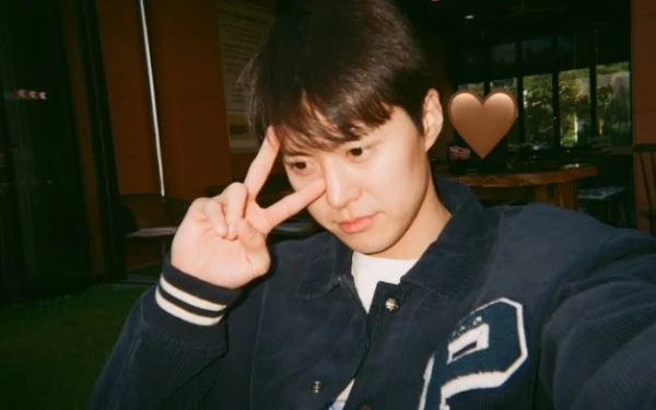 Thumbnail Berita - Gong Myung Jalani Perawatan di Rumah Sakit Akibat Tuli Mendadak, Syuting Drama Ditunda