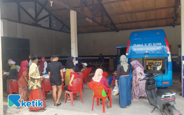 Thumbnail Berita - Tak Perlu ke Kota, Warga Tamberu Timur di Sampang Rasakan Manfaat Dukcapil Keliling