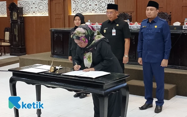 Thumbnail Berita - APBD Kota Probolinggo 2026 Digedok, DPRD Wanti-wanti Pemkot Soal Proyek Molor