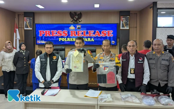 Thumbnail Berita - Polisi Bongkar Jaringan Pemalsuan SKCK Online di Jepara, Tiga Perempuan Diamankan