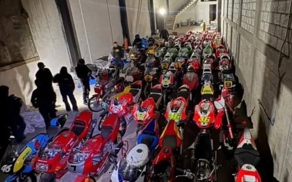 Thumbnail Berita - Koleksi Buronan Kakap FBI Bikin Melongo, Ada Motor Balap Rossi hingga Marquez